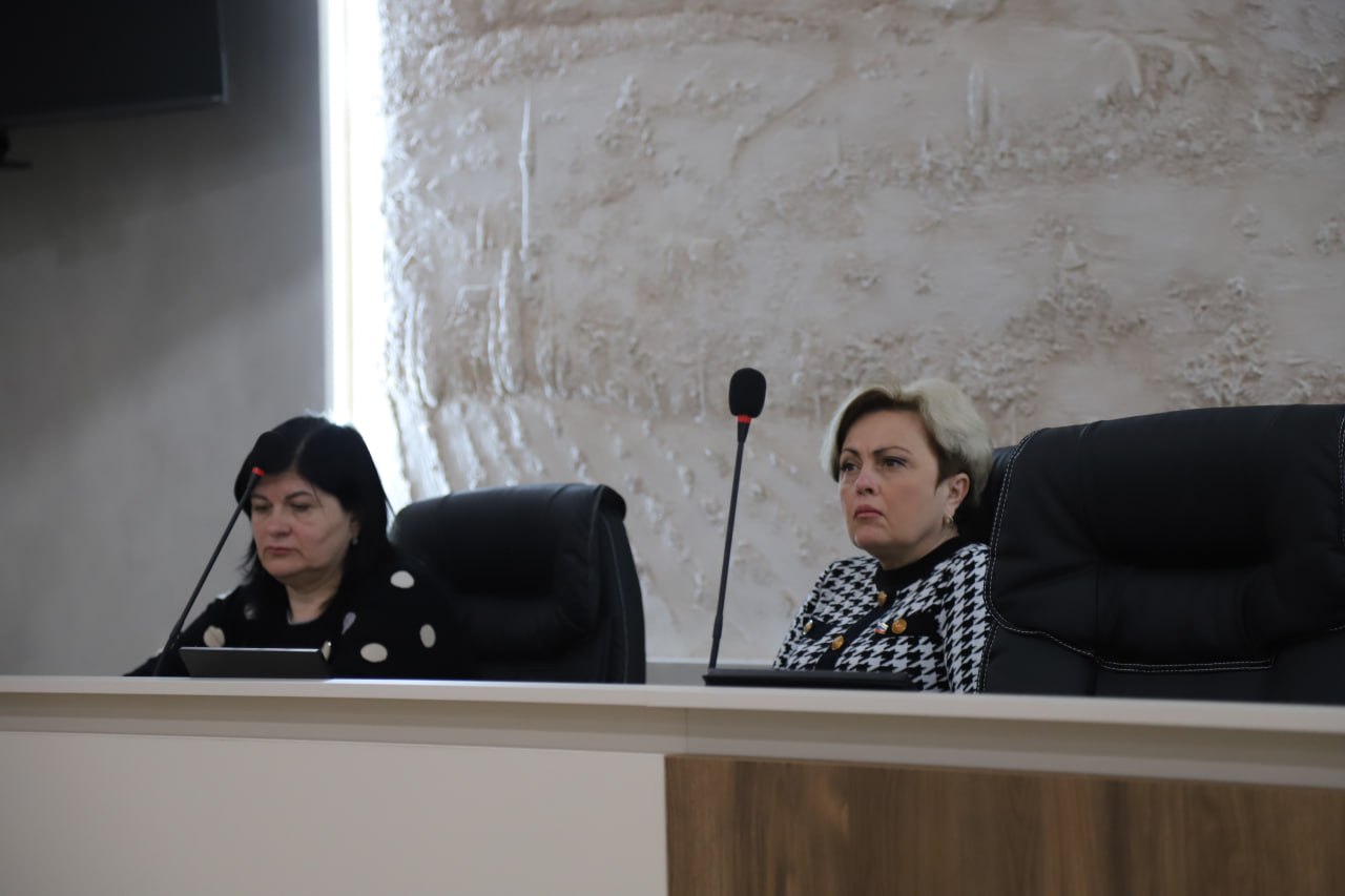 Анжелика Ястребова: Заместитель директора МКУ «ЕДДС муниципального образования Бахчисарайский район» Тамара Лактионова сообщила о текущей оперативной обстановке на территории района Анжелика Ястребова: Заместитель директора МКУ «ЕДДС муниципального образования Бахчисарайский район» Тамара Лактионова сообщила о текущей оперативной обстановке на территории района