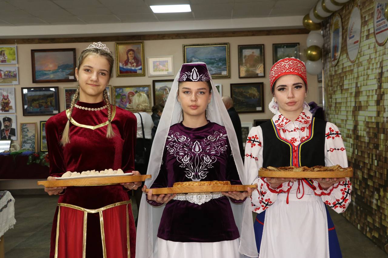 Крым — территория единства: В республике проходит V Всекрымский смотр-конкурс любительского искусства «Ступени мастерства» Крым — территория единства: В республике проходит V Всекрымский смотр-конкурс любительского искусства «Ступени мастерства»