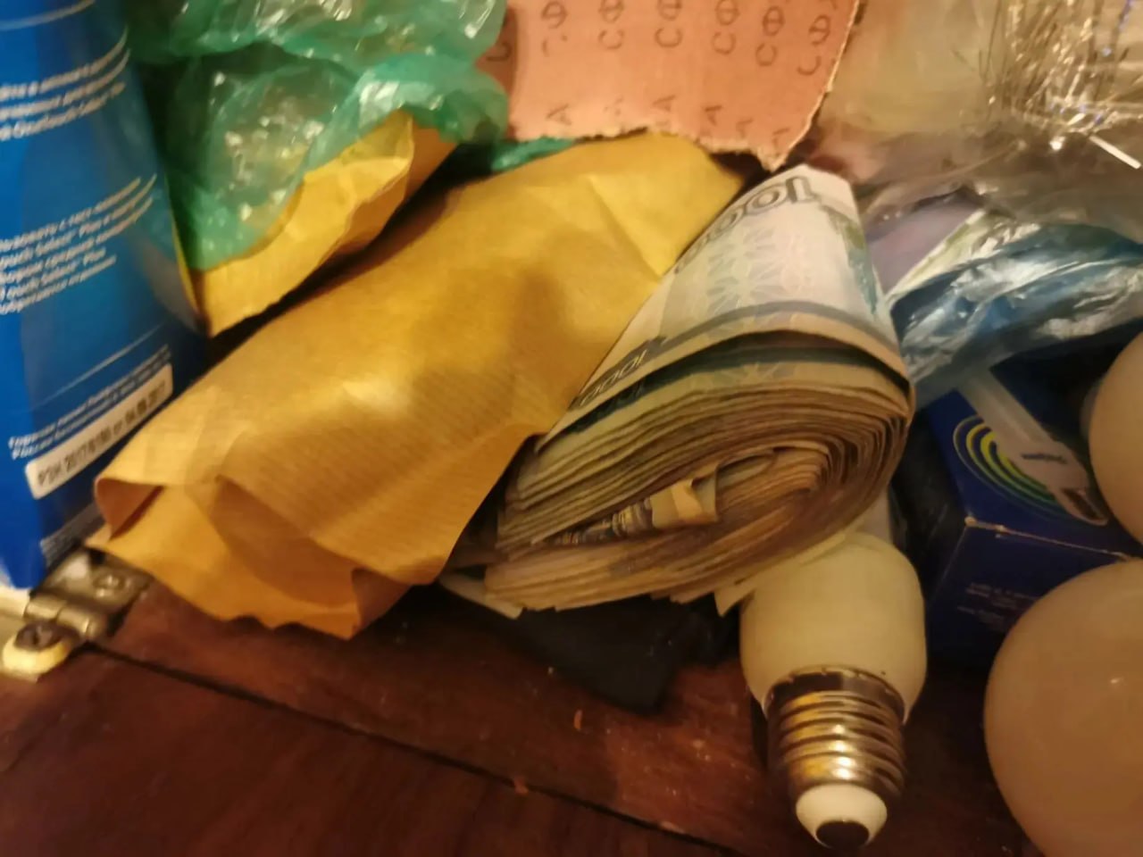 Не хватало денег на лыжи: В Ялте задержали мужчину, который похитил деньги, угрожая ножом сотруднику офиса Не хватало денег на лыжи: В Ялте задержали мужчину, который похитил деньги, угрожая ножом сотруднику офиса