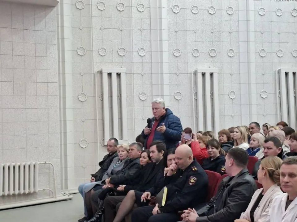 Антон Кравец: Совместно с руководителями предприятий и организаций района, депутатским корпусом, активистами, волонтерами провели рабочую встречу с депутатом Государственной Думы Российской Федерации Леонидом Ивановичем... Антон Кравец: Совместно с руководителями предприятий и организаций района, депутатским корпусом, активистами, волонтерами провели рабочую встречу с депутатом Государственной Думы Российской Федерации Леонидом Ивановичем...