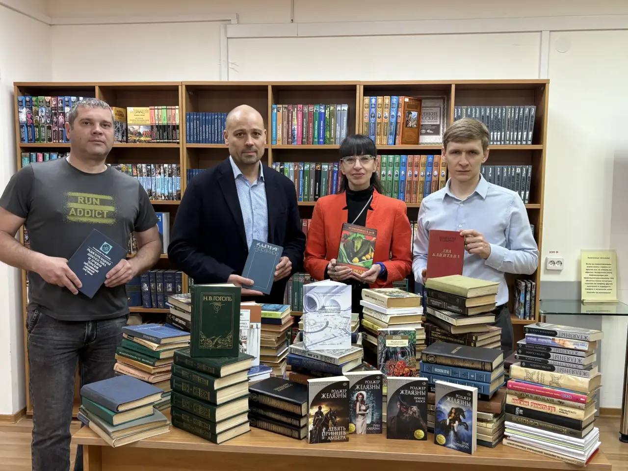 Сотрудники Минимущества Крыма приняли участие в акции «Фонд Знаний»