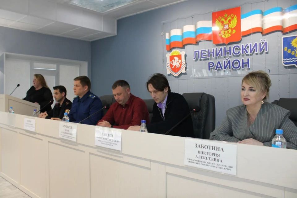 Игорь Крутьков: Сегодня состоялось важное совещание, посвящённое подготовке к курортному сезону 2026 года, которое я провёл совместно с министром курортов и туризма Крыма Сергеем Ганзием Игорь Крутьков: Сегодня состоялось важное совещание, посвящённое подготовке к курортному сезону 2026 года, которое я провёл совместно с министром курортов и туризма Крыма Сергеем Ганзием
