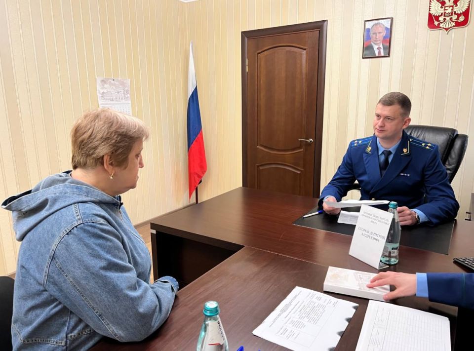 Исполняющий обязанности прокурора Крыма Дмитрий Егоров провел прием жителей Армянска Исполняющий обязанности прокурора Крыма Дмитрий Егоров провел прием жителей Армянска
