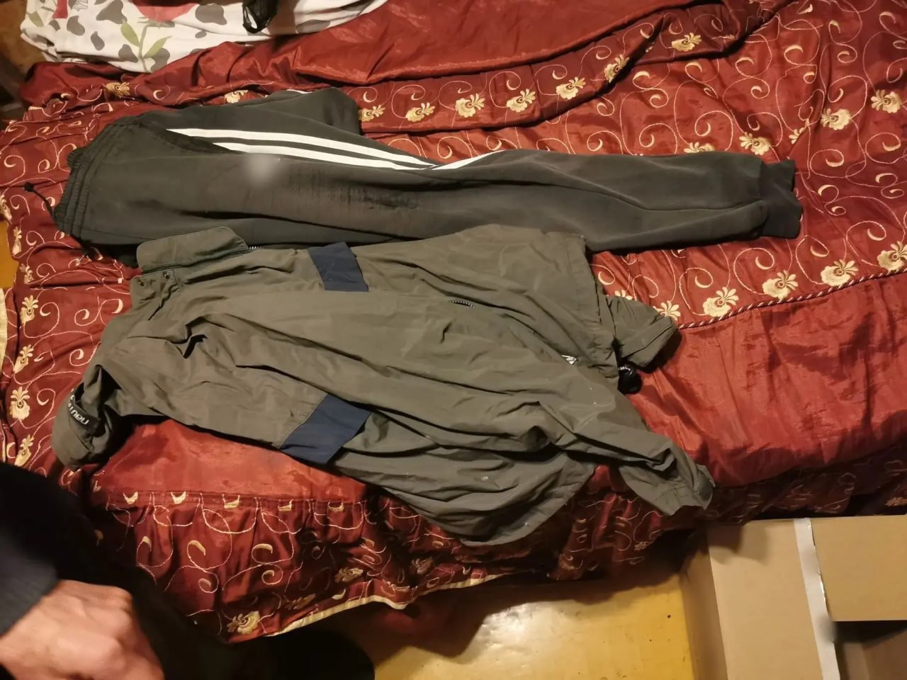 Не хватало денег на лыжи: В Ялте задержали мужчину, который похитил деньги, угрожая ножом сотруднику офиса Не хватало денег на лыжи: В Ялте задержали мужчину, который похитил деньги, угрожая ножом сотруднику офиса