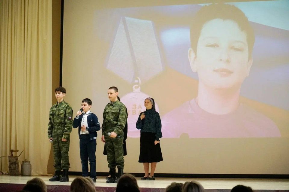 Александр Юрьев: Патриотическое воспитание молодёжи и сохранение памяти о героизме нашего народа имеют огромное значение для будущего России Александр Юрьев: Патриотическое воспитание молодёжи и сохранение памяти о героизме нашего народа имеют огромное значение для будущего России