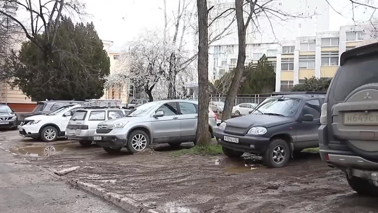 За парковку на тротуарах и зеленых зонах – штраф!