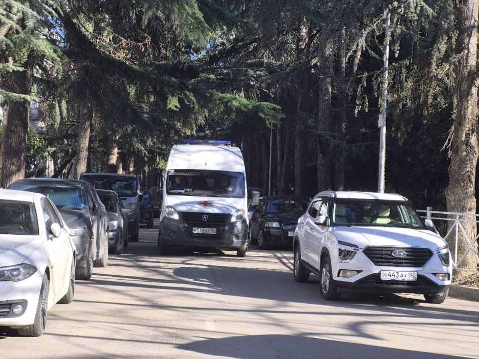 Галина Огнёва: По обращению жительницы ул. Октябрьской, д. 40 выехала на детскую спортивную площадку, где было повреждено ограждение Галина Огнёва: По обращению жительницы ул. Октябрьской, д. 40 выехала на детскую спортивную площадку, где было повреждено ограждение