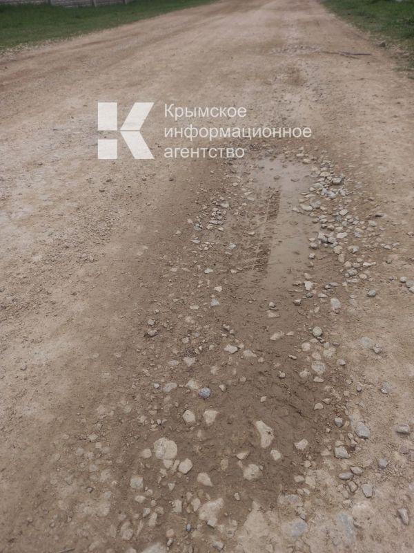 Грейдирование до 1 апреля — не, не слышали… На фото — село Родниково под Симферополем Грейдирование до 1 апреля — не, не слышали… На фото — село Родниково под Симферополем
