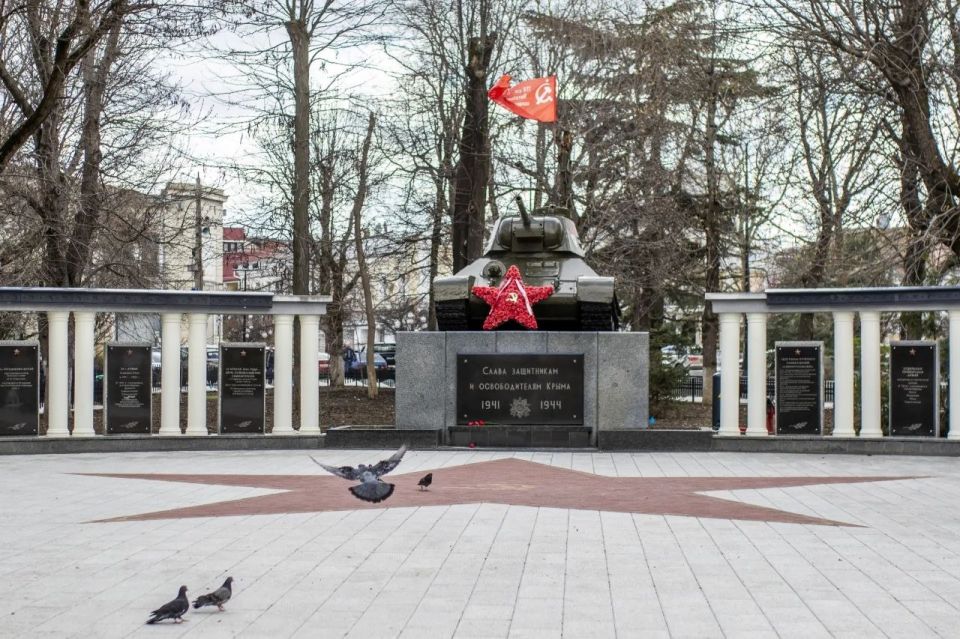 В Симферополе продолжается благоустройство скверов Победы и Республики В Симферополе продолжается благоустройство скверов Победы и Республики
