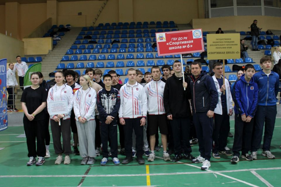 В Симферополе прошло выполнение нормативов ГТО среди допризывной молодёжи В Симферополе прошло выполнение нормативов ГТО среди допризывной молодёжи