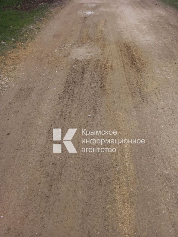 Грейдирование до 1 апреля — не, не слышали… На фото — село Родниково под Симферополем Грейдирование до 1 апреля — не, не слышали… На фото — село Родниково под Симферополем