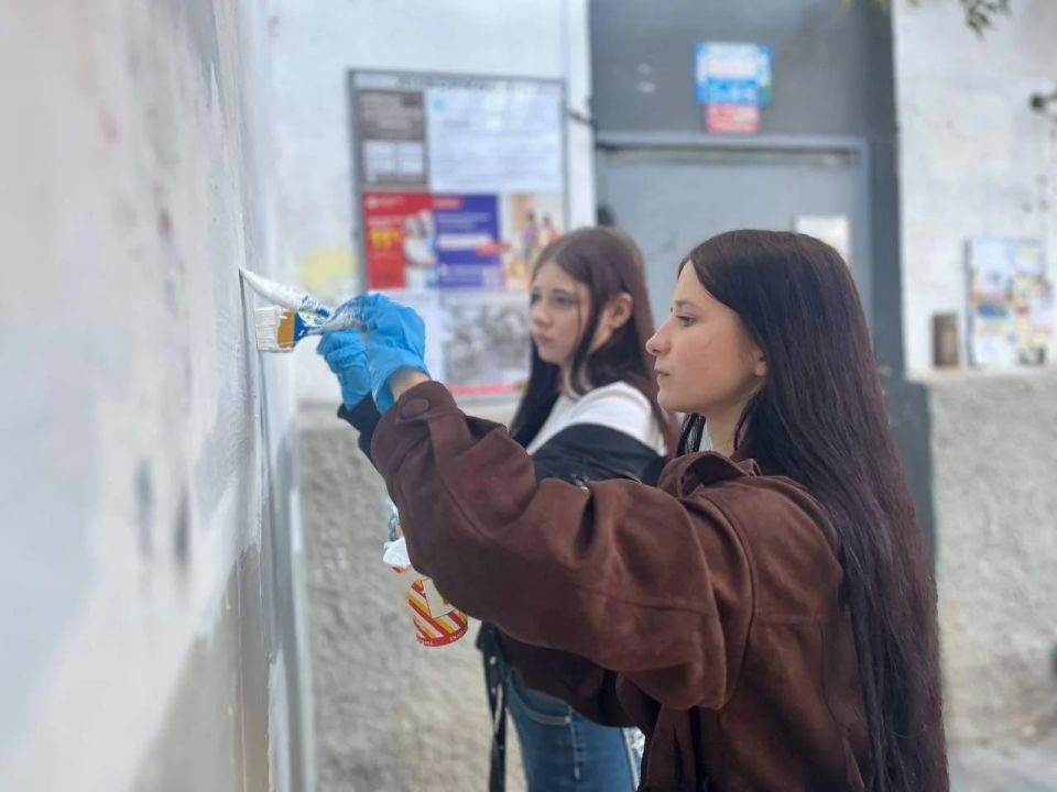 В Севастополе сотрудники полиции организовали очередную антинаркотическую акцию «Закрась опасность!» В Севастополе сотрудники полиции организовали очередную антинаркотическую акцию «Закрась опасность!»