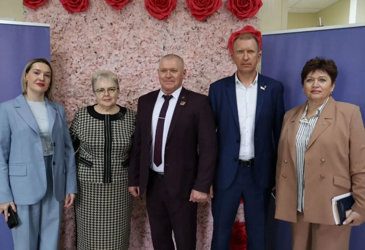 Инна Федоренко: Сегодня приняла участие в выездной встрече с депутатом Государственной Думы РФ Леонидом Бабашовым Инна Федоренко: Сегодня приняла участие в выездной встрече с депутатом Государственной Думы РФ Леонидом Бабашовым