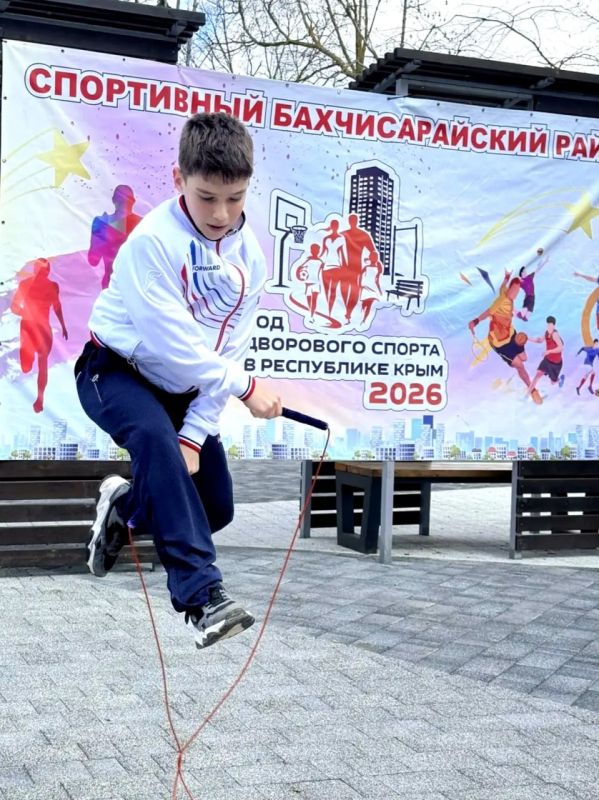 В Бахчисарае состоялся фестиваль прыжков на скакалке, который собрал представителей со всего района и подарил массу положительных эмоций! В Бахчисарае состоялся фестиваль прыжков на скакалке, который собрал представителей со всего района и подарил массу положительных эмоций!