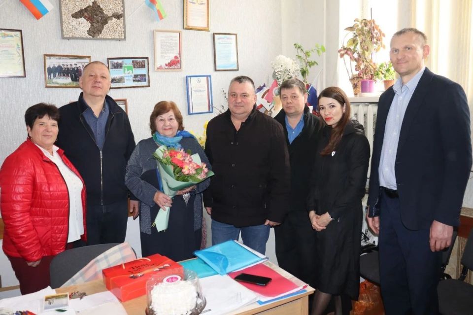 Сегодня празднует свой День Рождения почётный гражданин Сакского района, председатель Сакской общественной организации ветеранов и инвалидов войны, труда, военной службы и правоохранительных органов, член Общественного... Сегодня празднует свой День Рождения почётный гражданин Сакского района, председатель Сакской общественной организации ветеранов и инвалидов войны, труда, военной службы и правоохранительных органов, член Общественного...