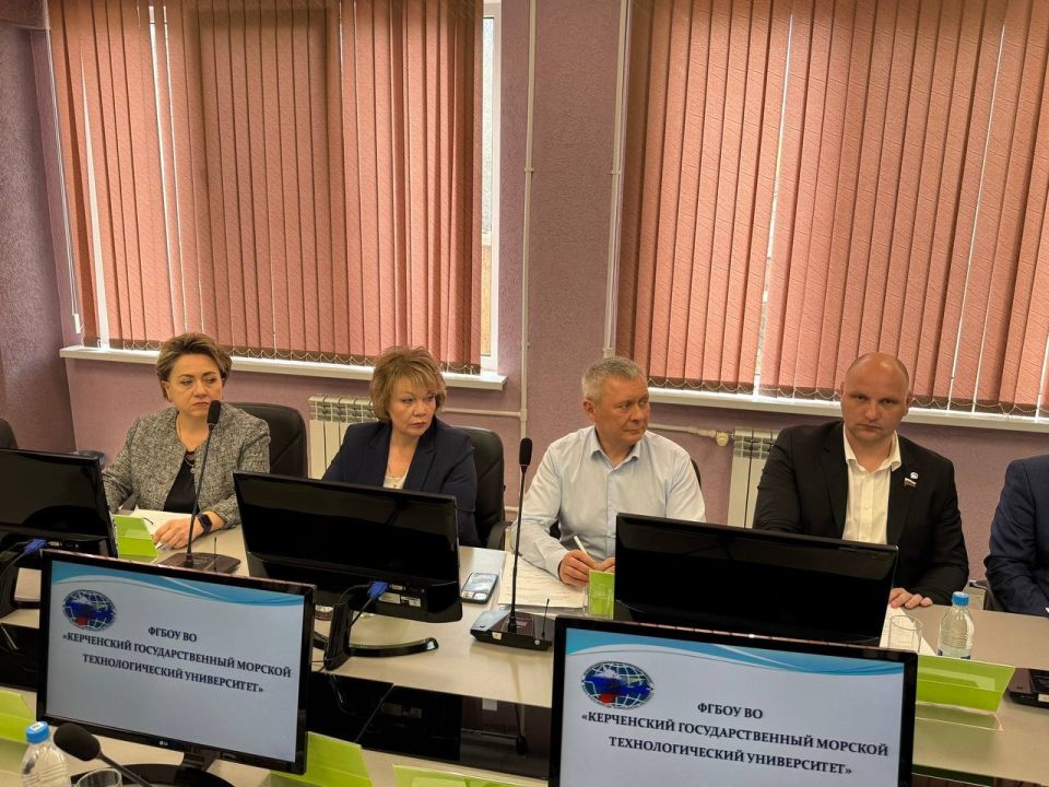 В Керченском государственном морском технологическом университете прошло заседание Попечительского совета В Керченском государственном морском технологическом университете прошло заседание Попечительского совета