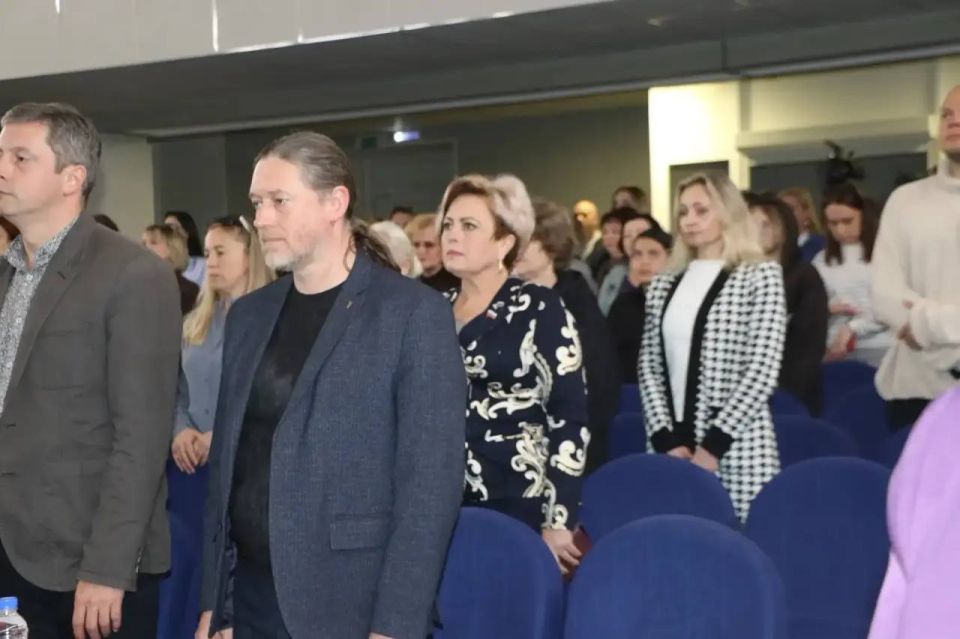 Ольга Урайкина: Сегодня в районном Доме культуры Бахчисарайского района состоялось открытие тематической концертной программы «Единение — наша сила» Ольга Урайкина: Сегодня в районном Доме культуры Бахчисарайского района состоялось открытие тематической концертной программы «Единение — наша сила»