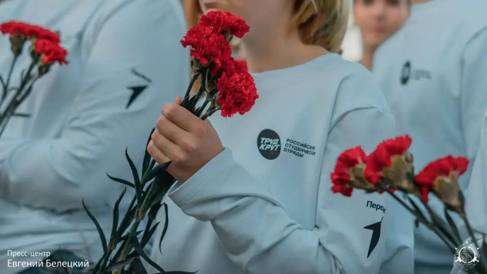 Михаил Развожаев: Сегодня 11 лет севастопольскому региональному отделению Российских студенченских отрядов Михаил Развожаев: Сегодня 11 лет севастопольскому региональному отделению Российских студенченских отрядов