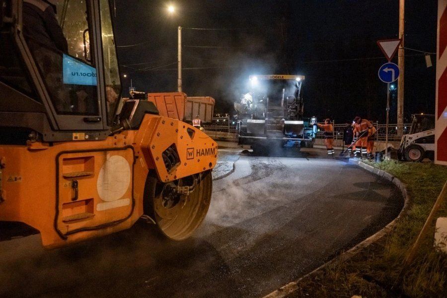 В Севастополе идут работы на улице Вокзальной В Севастополе идут работы на улице Вокзальной