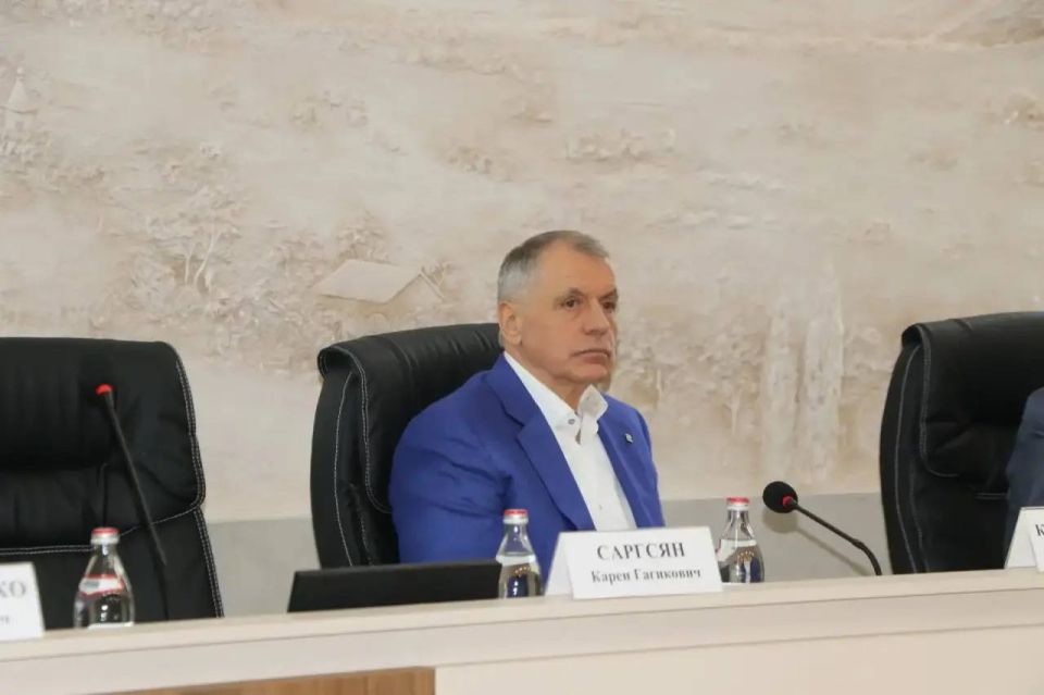 Ольга Урайкина: Финалом рабочей поездки стала встреча в большом зале заседаний администрации Бахчисарайского района с партийным активом и депутатами Бахчисарайского района Ольга Урайкина: Финалом рабочей поездки стала встреча в большом зале заседаний администрации Бахчисарайского района с партийным активом и депутатами Бахчисарайского района