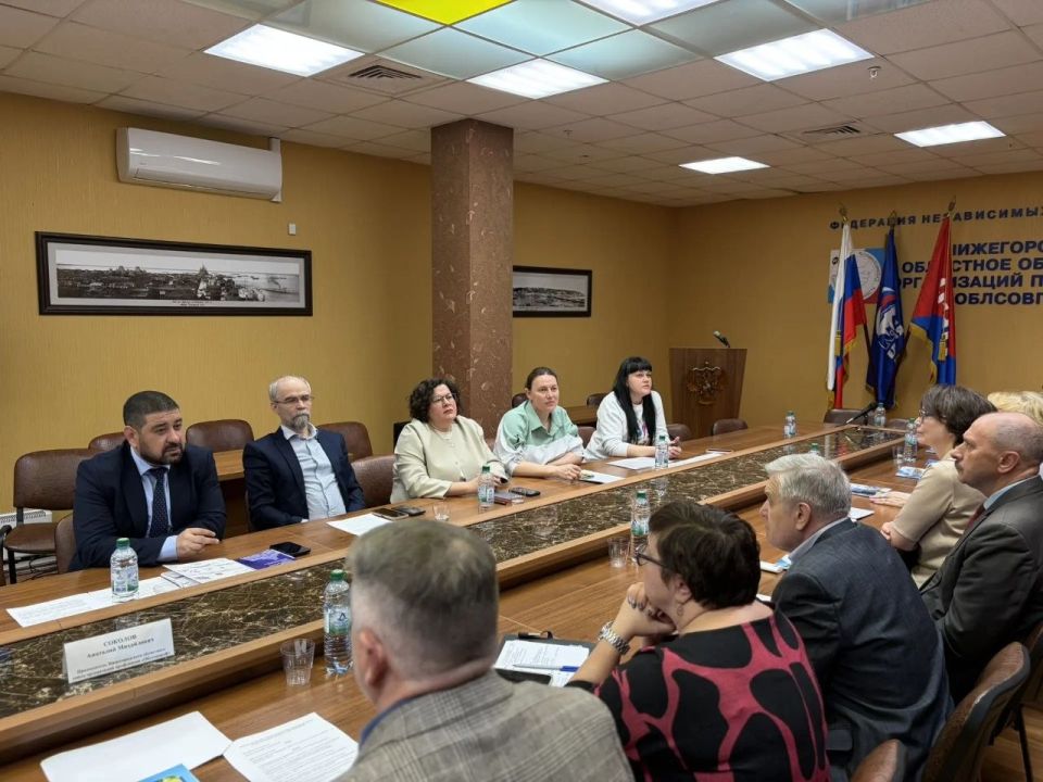Первые соглашения о сотрудничестве подписаны на встрече Минтуризма Крыма с Нижегородским областным союзом организаций профсоюзов Первые соглашения о сотрудничестве подписаны на встрече Минтуризма Крыма с Нижегородским областным союзом организаций профсоюзов