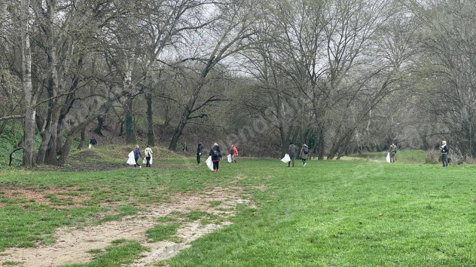 Общегородской субботник прошёл на территории памятника природы «Стражи Бельбека» Общегородской субботник прошёл на территории памятника природы «Стражи Бельбека»