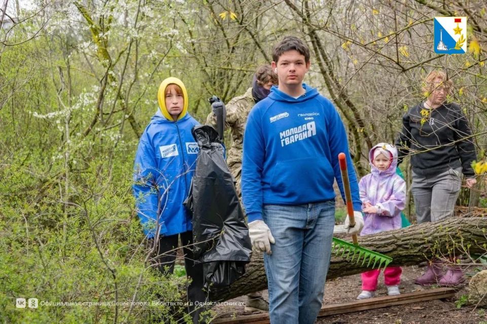 1700 севастопольцев сегодня убрали более 500 кубометров на 51 гектаре 1700 севастопольцев сегодня убрали более 500 кубометров на 51 гектаре