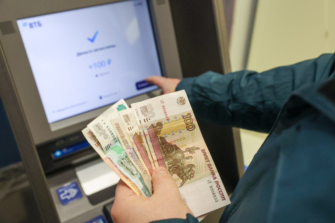 ВТБ: треть россиян в ближайшие 3–5 лет будет копить на депозитах