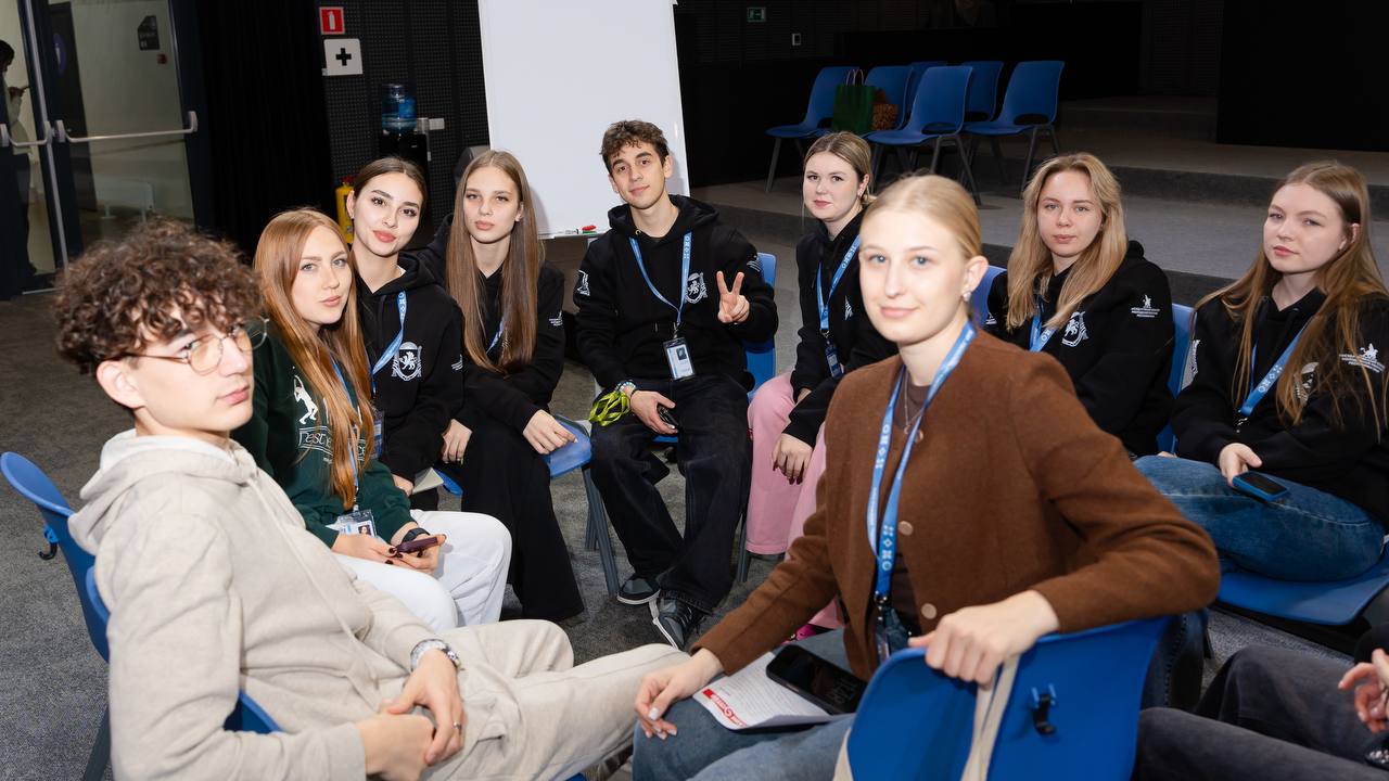 Алексей Зинченко: Напоминаю, что уже в эту среду приглашаю на встречу активных студентов, которым интересна молодежная политика, тех, кто хочет стать частью нашей команды)