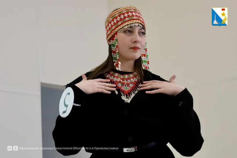 В Севастополе стартовал этнофорум «В дружбе народов — единство России» В Севастополе стартовал этнофорум «В дружбе народов — единство России»