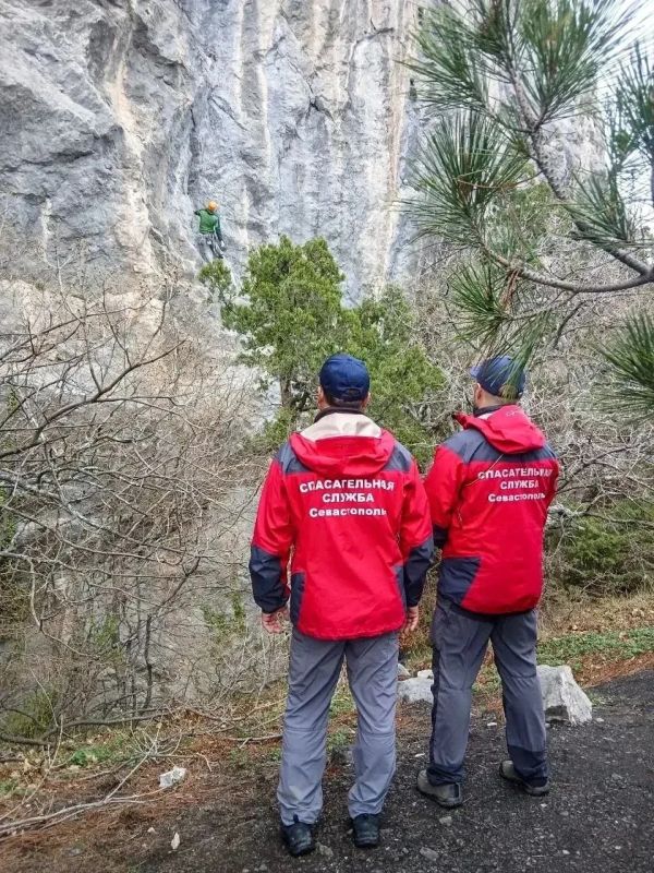 Севастопольские спасатели обеспечили безопасность Кубка по альпинизму Севастопольские спасатели обеспечили безопасность Кубка по альпинизму