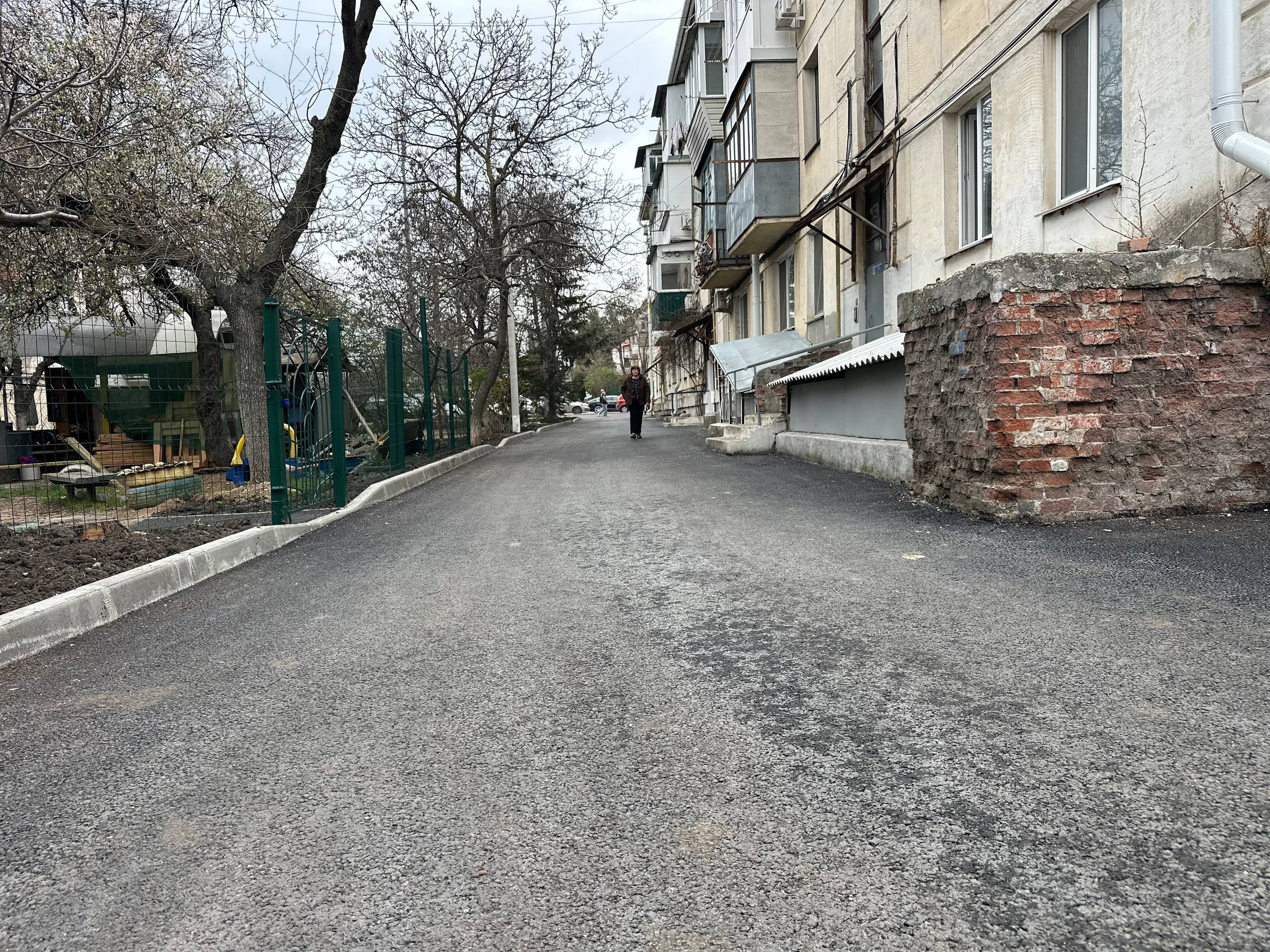 Владимир Немцев: Встретился с жителями дома № 60 по улице Льва Толстого, чтобы обсудить итоги ремонта внутриквартальной дороги и придомовой территории Владимир Немцев: Встретился с жителями дома № 60 по улице Льва Толстого, чтобы обсудить итоги ремонта внутриквартальной дороги и придомовой территории