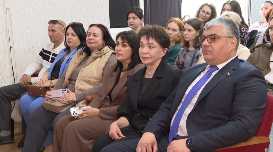 Лидер и патриот. В Симферополе проходят мероприятия, посвящённые 80-летию Владимира Жириновского Лидер и патриот. В Симферополе проходят мероприятия, посвящённые 80-летию Владимира Жириновского