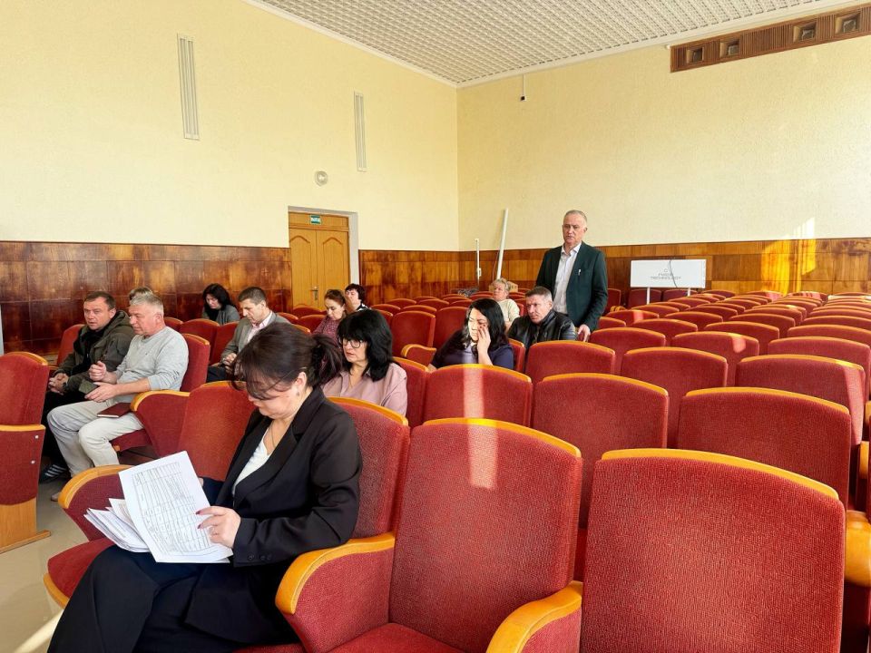 Александр Дудинов: 6 апреля в зале заседаний администрации провел очередное аппаратное совещание Александр Дудинов: 6 апреля в зале заседаний администрации провел очередное аппаратное совещание