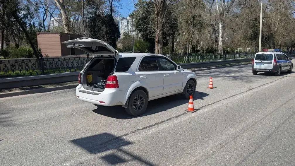 В Симферополе машина насмерть сбила пенсионерку, которая переходила дорогу В Симферополе машина насмерть сбила пенсионерку, которая переходила дорогу