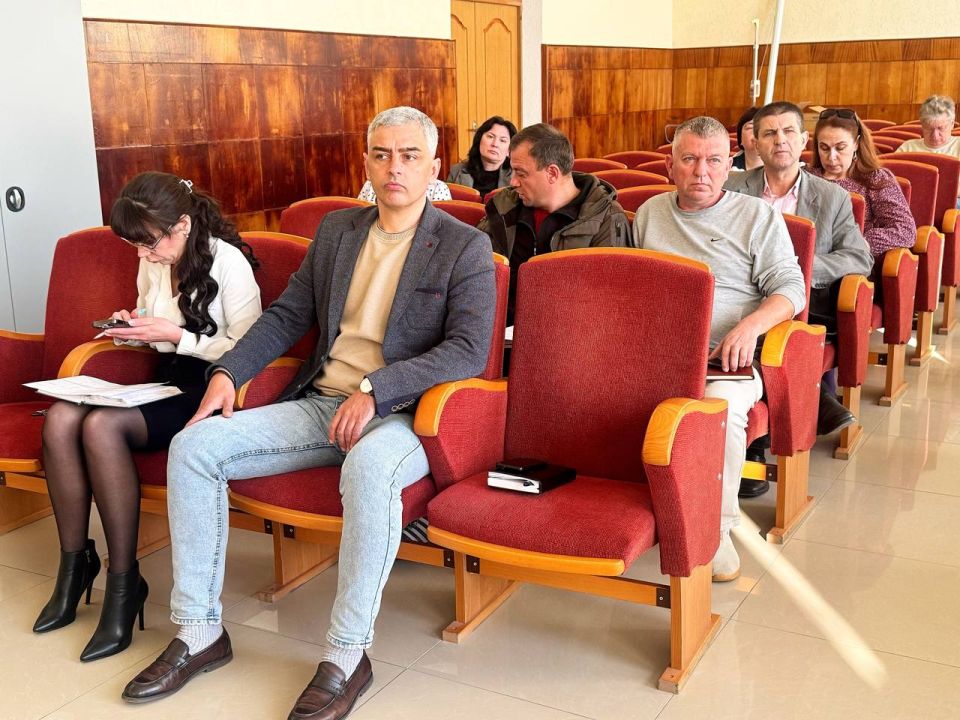 Александр Дудинов: 6 апреля в зале заседаний администрации провел очередное аппаратное совещание Александр Дудинов: 6 апреля в зале заседаний администрации провел очередное аппаратное совещание