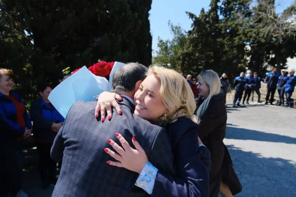 Янина Павленко: Насыщенный впечатлениями, встречами и задачами рабочий день в дорогом мне Судаке Янина Павленко: Насыщенный впечатлениями, встречами и задачами рабочий день в дорогом мне Судаке