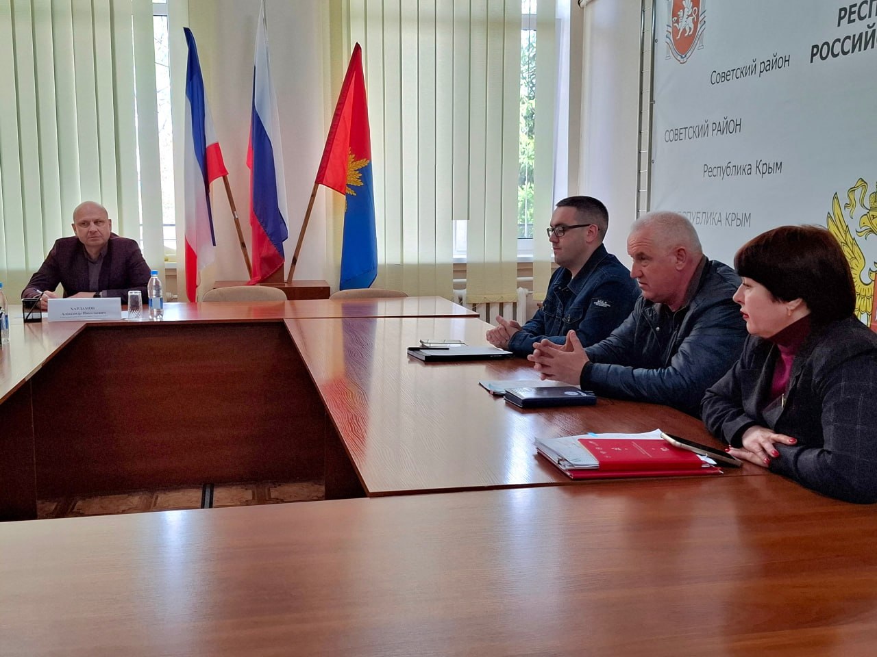 Глава администрации Советского района Александр Харламов провел еженедельный прием граждан при участии председателя Советского районного совета Виктории Грицай и руководителей профильных организаций Глава администрации Советского района Александр Харламов провел еженедельный прием граждан при участии председателя Советского районного совета Виктории Грицай и руководителей профильных организаций