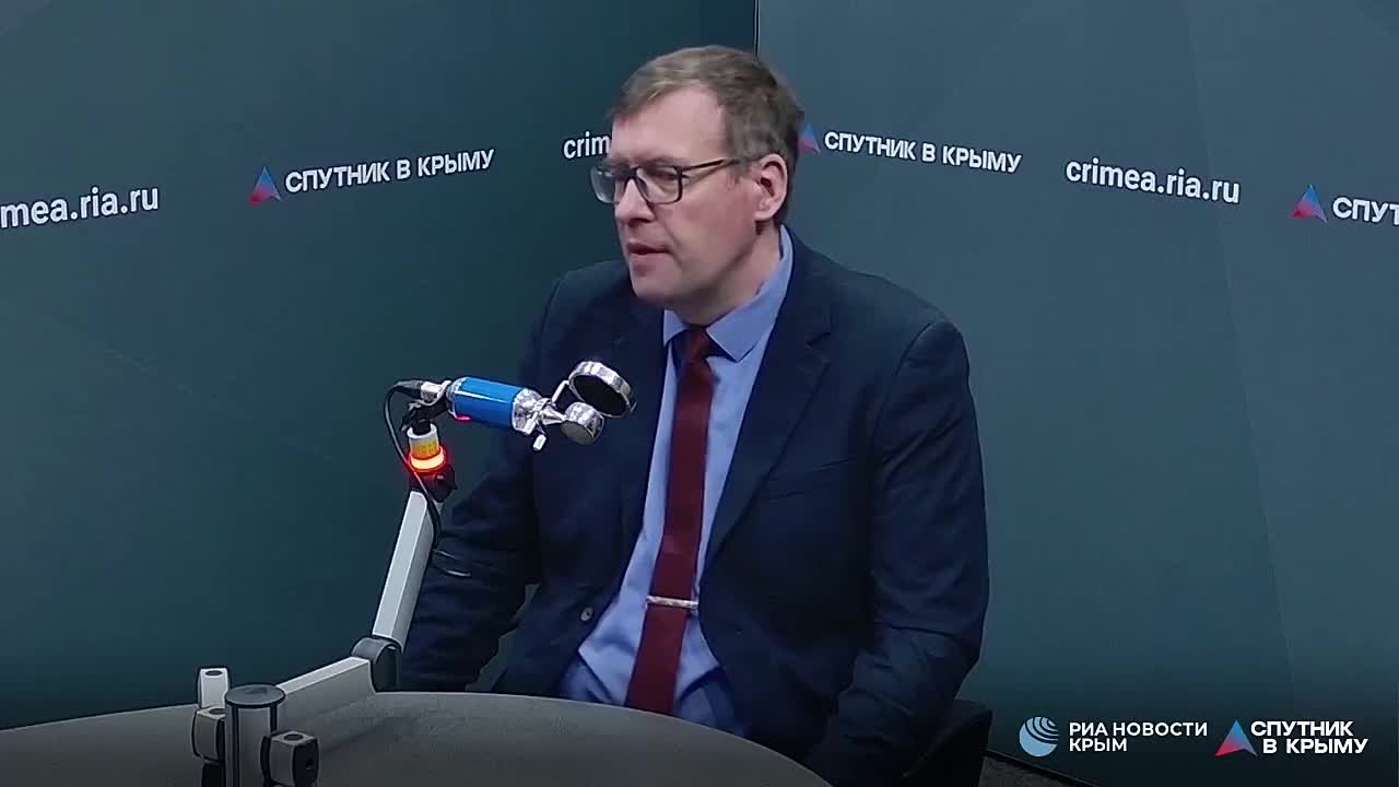 Поднять уровень зарплат в Крыму помогло бы создание промышленных предприятий