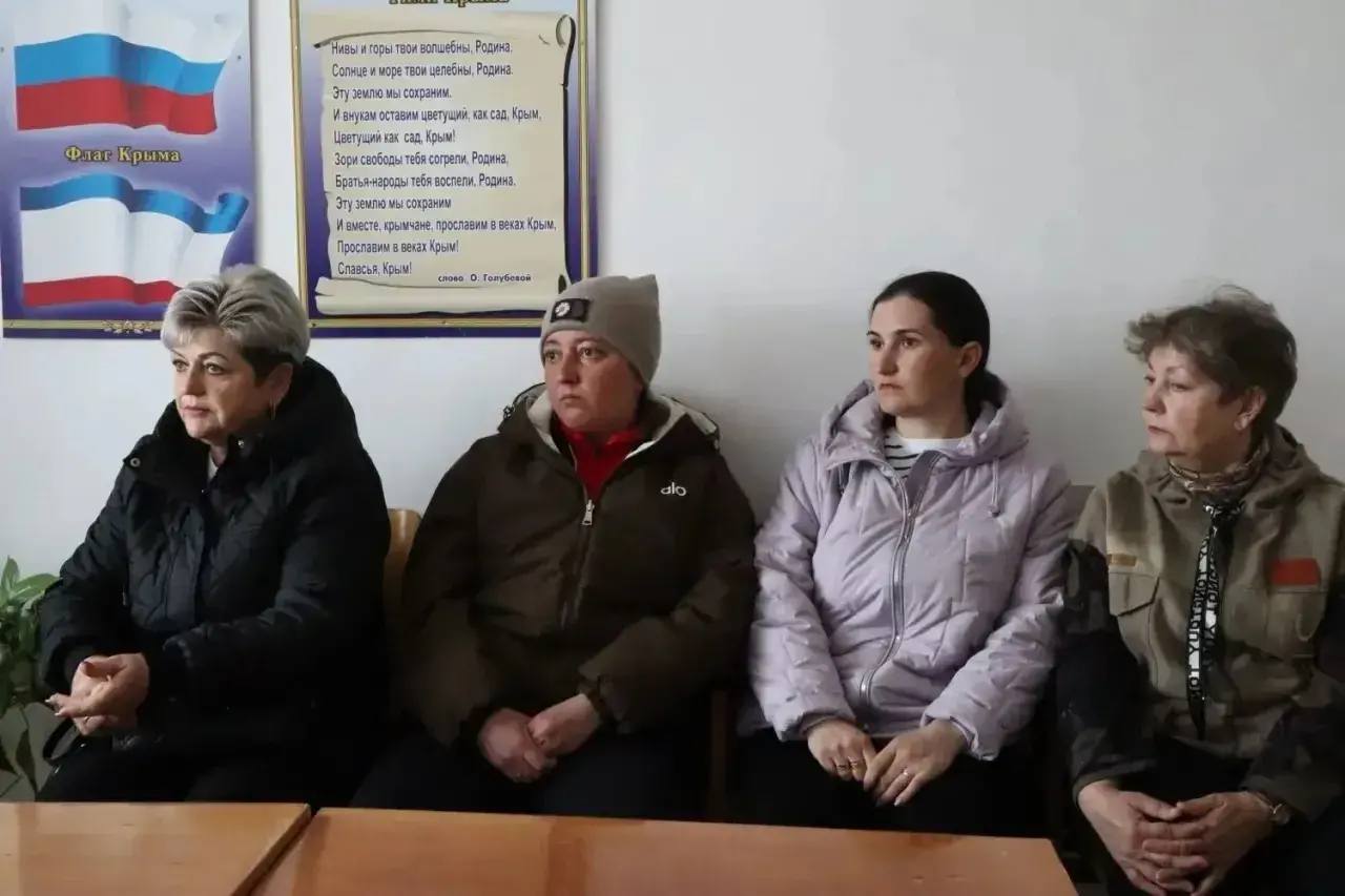 Глава администрации Джанкойского района Инна Федоренко провела встречу со старшими многоквартирных домов села Яркое Глава администрации Джанкойского района Инна Федоренко провела встречу со старшими многоквартирных домов села Яркое