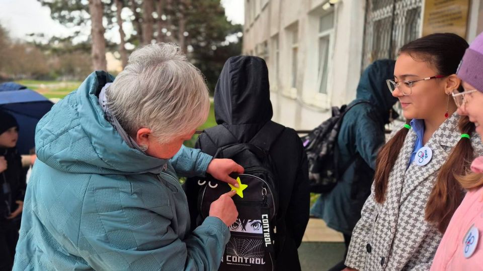 Родительский патруль в Евпатории проверил соблюдение ПДД пешеходами Родительский патруль в Евпатории проверил соблюдение ПДД пешеходами