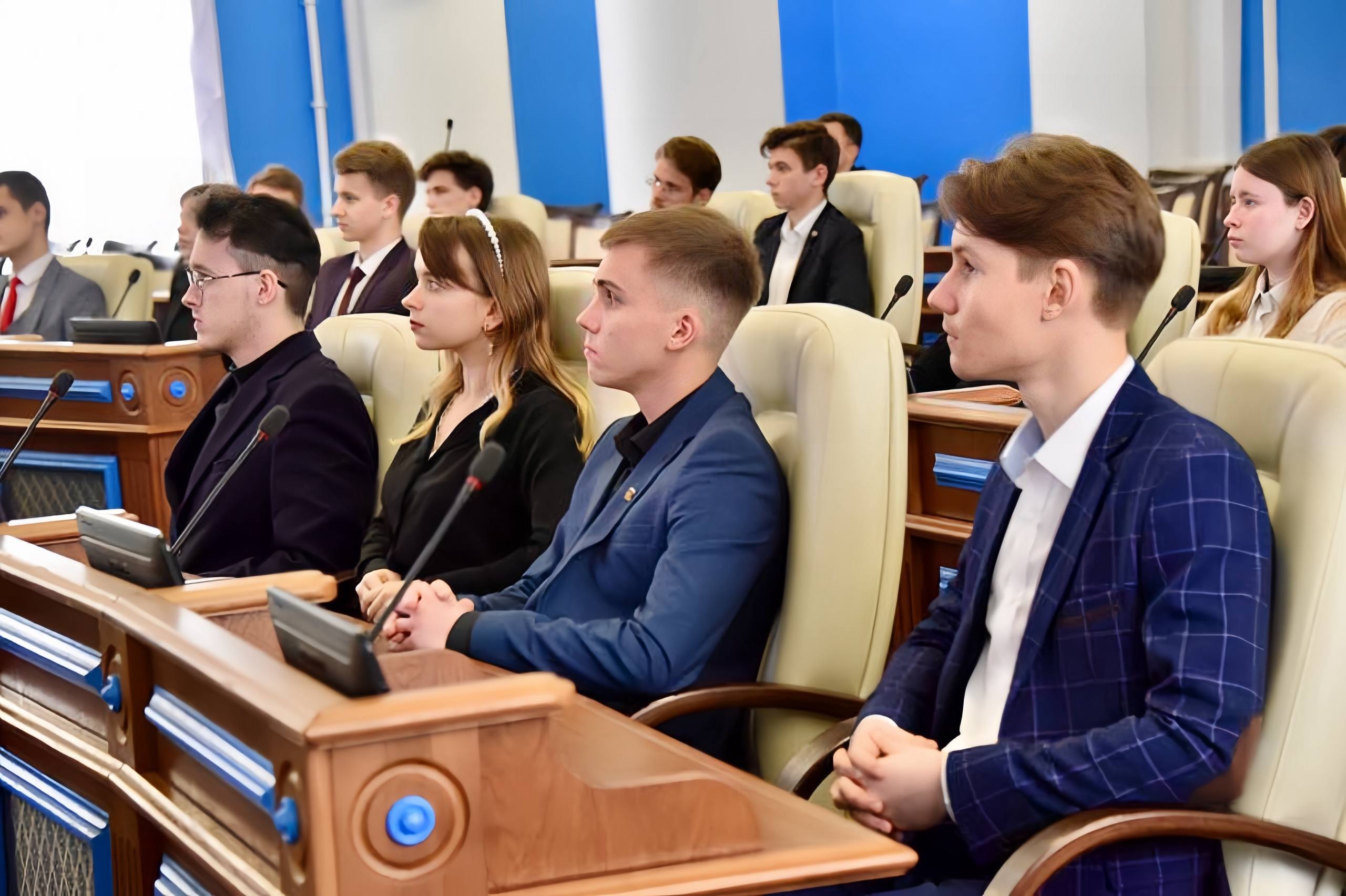 Владимир Немцев: Сегодня подписал распоряжение о создании Конкурсной комиссии по формированию Молодёжного парламента при Законодательном Собрании Севастополя третьего созыва Владимир Немцев: Сегодня подписал распоряжение о создании Конкурсной комиссии по формированию Молодёжного парламента при Законодательном Собрании Севастополя третьего созыва