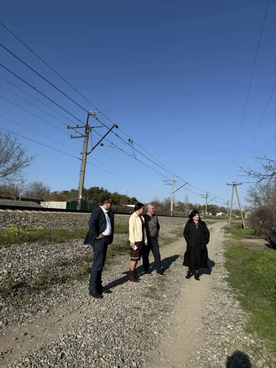 Сотрудниками администрации района, совместно с представителями РЖД, проведен мониторинг санитарной очистки частных и общественных территорий, примыкающих к железной дороге в Бахчисарайском районе Сотрудниками администрации района, совместно с представителями РЖД, проведен мониторинг санитарной очистки частных и общественных территорий, примыкающих к железной дороге в Бахчисарайском районе