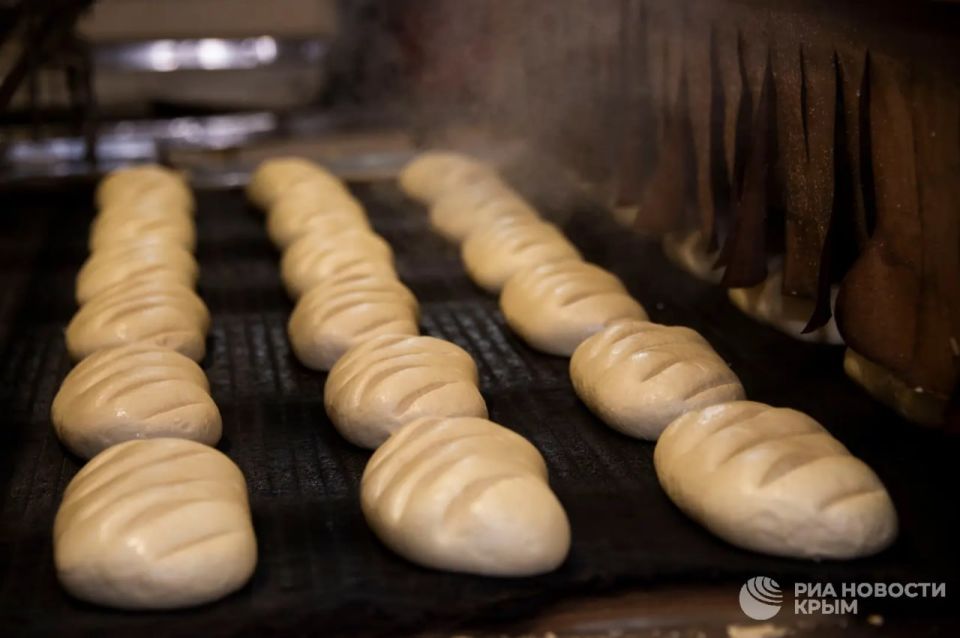 На витринах крымских магазинов появятся освященные куличи На витринах крымских магазинов появятся освященные куличи