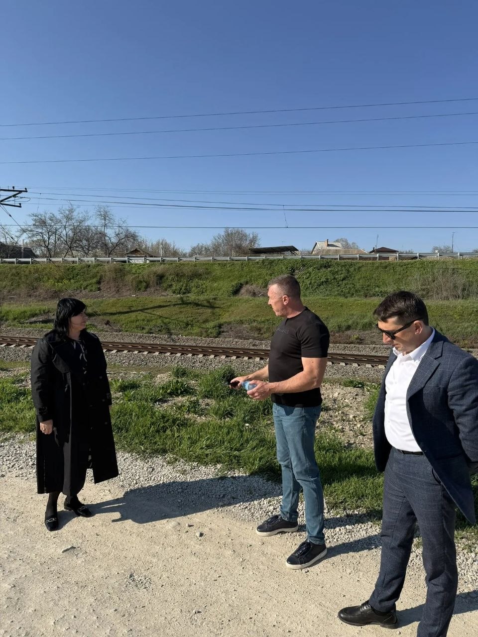 Сотрудниками администрации района, совместно с представителями РЖД, проведен мониторинг санитарной очистки частных и общественных территорий, примыкающих к железной дороге в Бахчисарайском районе Сотрудниками администрации района, совместно с представителями РЖД, проведен мониторинг санитарной очистки частных и общественных территорий, примыкающих к железной дороге в Бахчисарайском районе