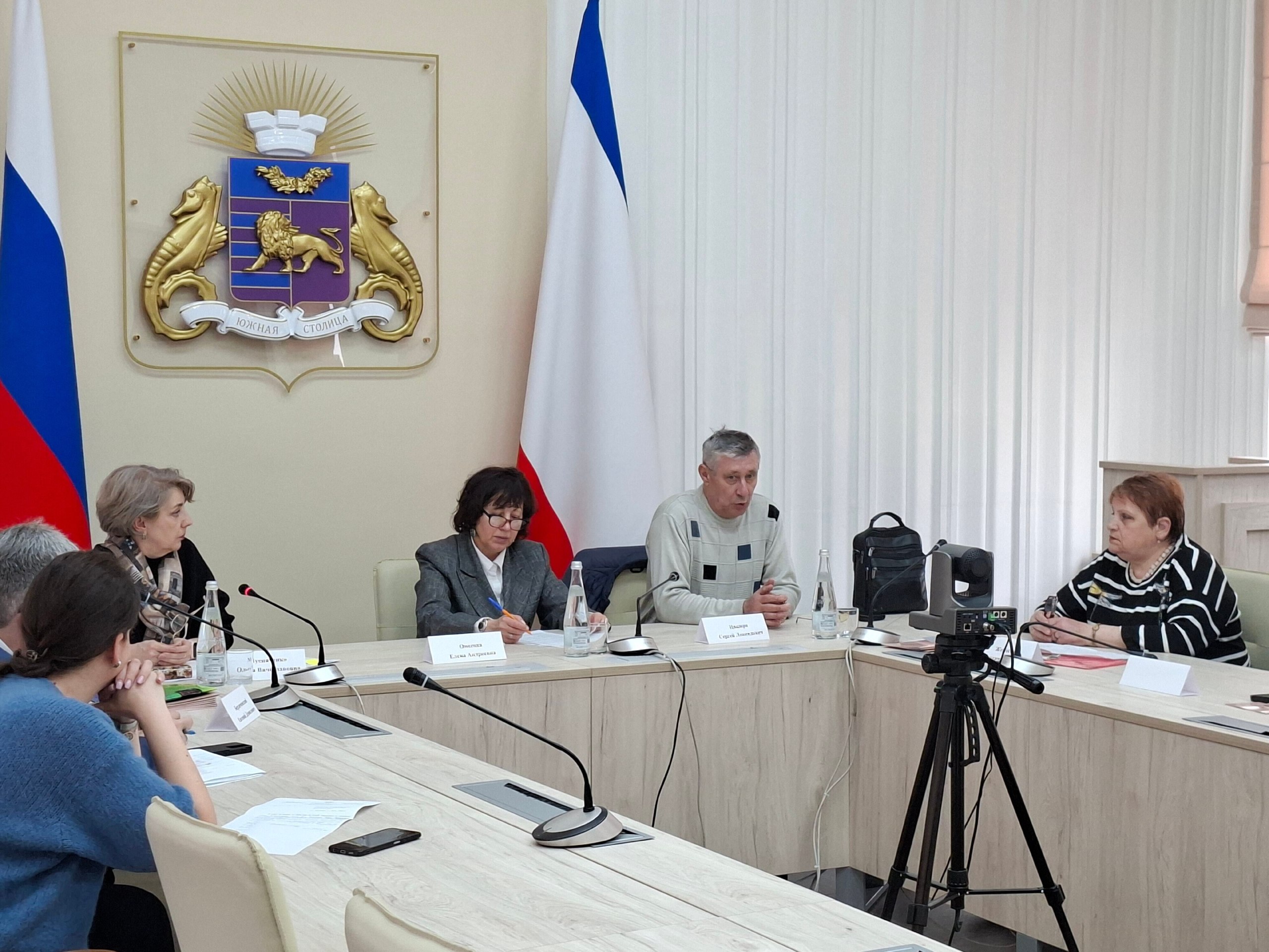 Сотрудниками Госкомархива и МЧС Республики Крым проведены рабочие совещания по вопросам ГО и ЧС Сотрудниками Госкомархива и МЧС Республики Крым проведены рабочие совещания по вопросам ГО и ЧС