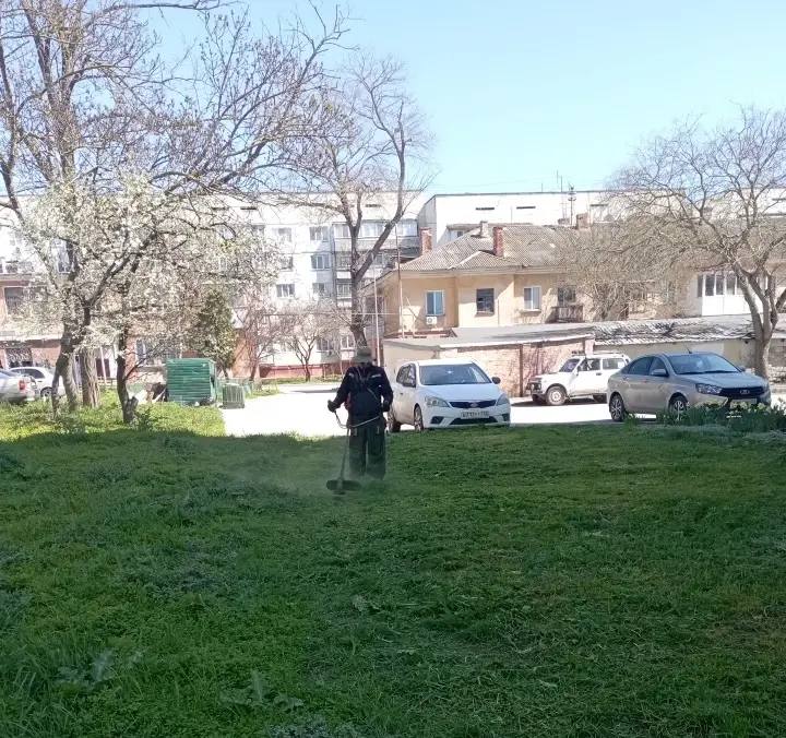 Управляющие компании города продолжают проводить ремонты в многоквартирных домах Керчи Управляющие компании города продолжают проводить ремонты в многоквартирных домах Керчи