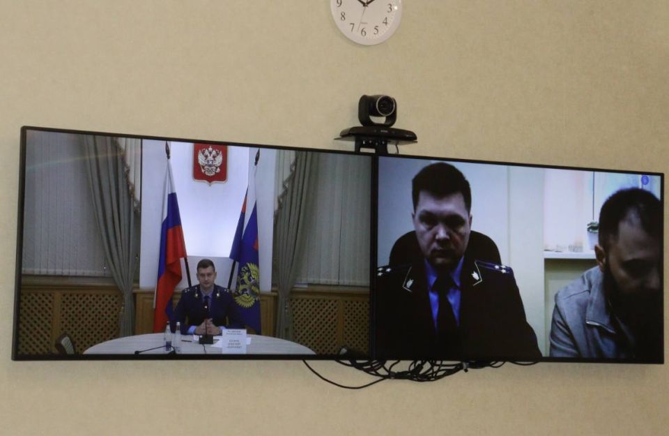 Исполняющий обязанности прокурора Крыма Дмитрий Егоров провел прием предпринимателей Исполняющий обязанности прокурора Крыма Дмитрий Егоров провел прием предпринимателей