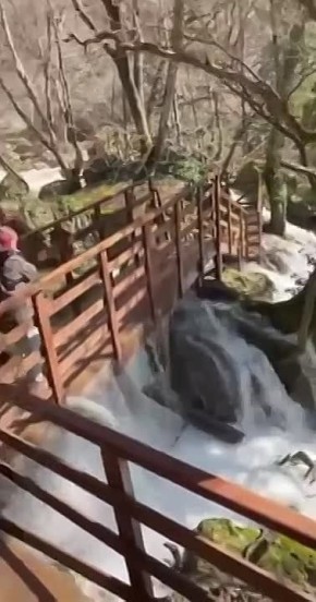 После обильных осадков разбушевался водопад Су-Учхан