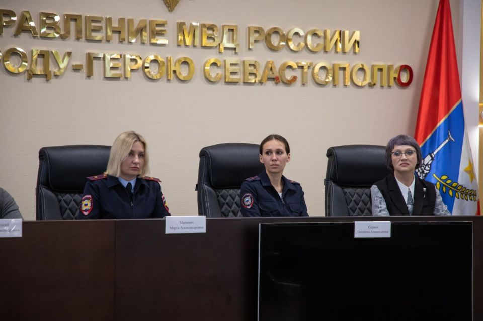 В УМВД России по г.Севастополю прошла пресс-конференция, посвящённая оперативно-профилактической операции «Чистое поколение-2026», в рамках которого спикеры подробно рассказали о ее целях и задачах представителям... В УМВД России по г.Севастополю прошла пресс-конференция, посвящённая оперативно-профилактической операции «Чистое поколение-2026», в рамках которого спикеры подробно рассказали о ее целях и задачах представителям...